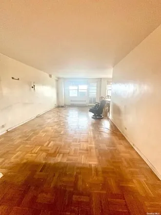 Image 5 - 3530 Henry Hudson Pkwy Apt 4A, New York, 10463 - Apartment for sale