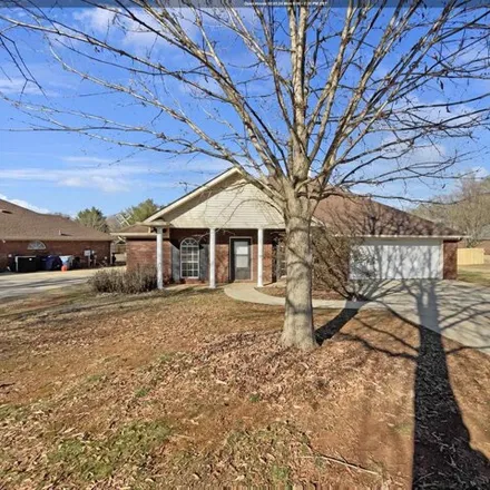 Buy this 3 bed house on 181 Horseshoe Circle in Alabaster, AL 35007