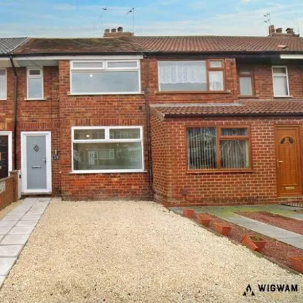 Buy this 2 bed townhouse on Welwyn Park Avenue in Hull, HU6 7DW