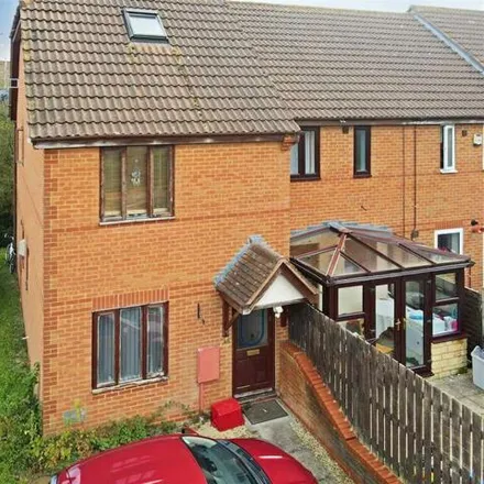 Buy this 2 bed apartment on Wistmans in Bletchley, MK4 1LB