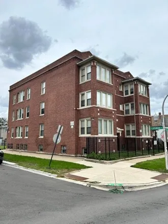 Buy this studio house on 5260-5262 West Adams Street in Chicago, IL 60644