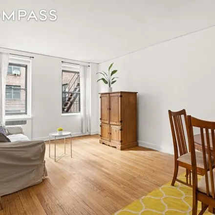 Image 2 - 34-41 78th Street, New York, NY 11372, USA - Apartment for sale