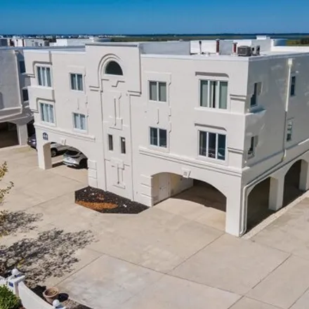 Image 1 - 1051 Ocean Drive, Avalon, Cape May County, NJ 08202, USA - Condo for sale