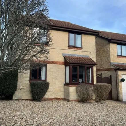 Buy this 4 bed house on 8 Sunningdale in Bristol, BS8 2NF