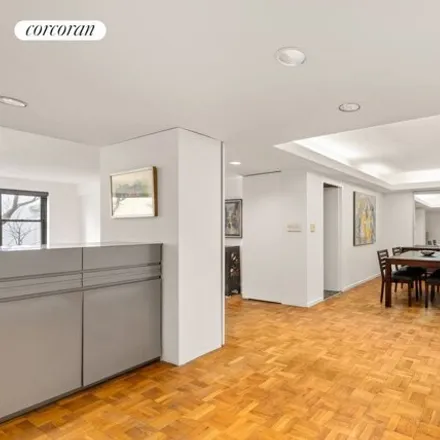 Image 5 - 1025 5th Avenue, New York, NY 10028, USA - Apartment for sale