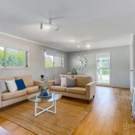 Rent this 3 bed apartment on Loane Crescent in Lawnton QLD 4501, Australia