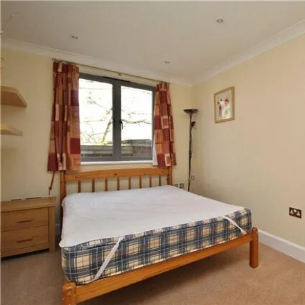 Image 7 - unnamed road, Guildford, GU1 4HT, United Kingdom - House for rent