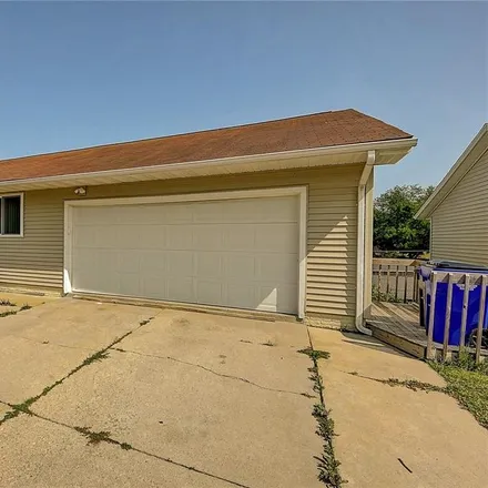 Image 5 - 1647 19th Street Northwest, Cedar Rapids, IA 52405, USA - House for sale