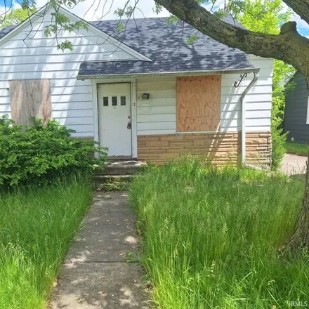 Buy this 2 bed house on 3713 Euclid Avenue in Fort Wayne, IN 46806