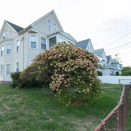 Image 4 - 202 Washington Avenue, Savin Rock, West Haven, CT 06516, USA - Townhouse for sale