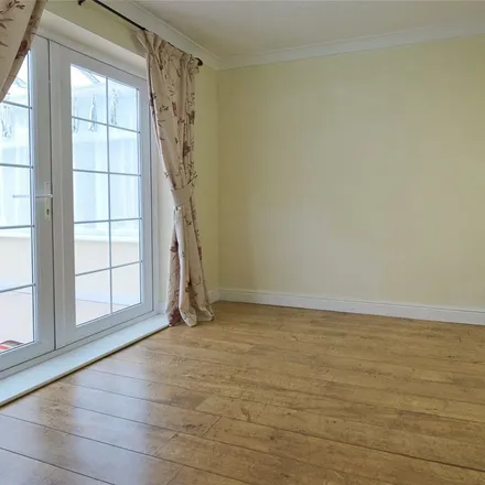 Image 2 - Arbour Drive, Lower Darwen, BB2 4LF, United Kingdom - Apartment for rent