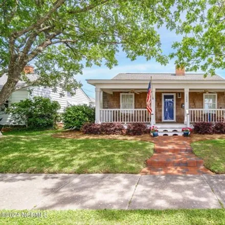Buy this 3 bed house on 268 South 16th Street in Morehead City, NC 28557