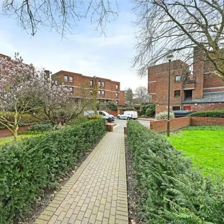 Buy this 2 bed house on Ealing in Hammersmith and West London College, St Paul's Court