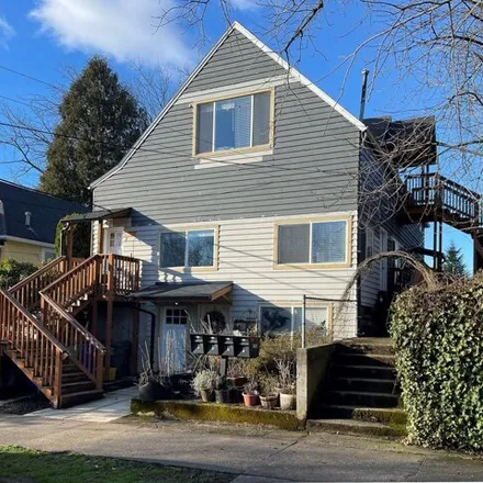 Buy this 5 bed house on 3625 Southeast Taylor Street in Portland, OR 97214