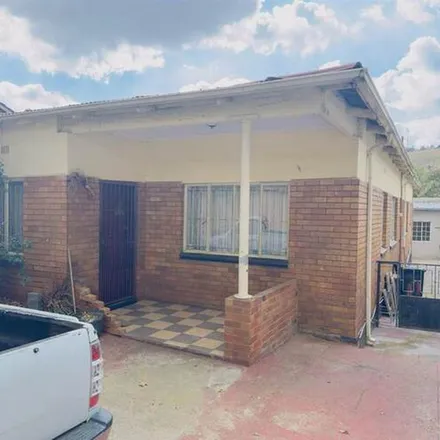 Rent this 1 bed apartment on 3rd Street in Bezuidenhoutsvallei, Johannesburg