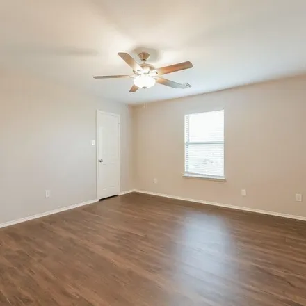Rent this 3 bed apartment on 6098 Country Knoll Drive in Harris County, TX 77086