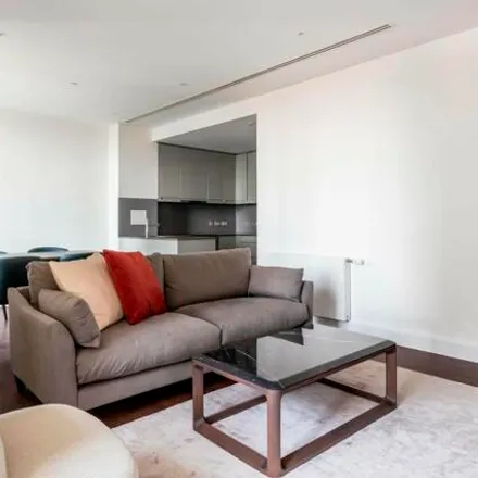 Rent this 2 bed room on Ostro Tower in 31 Harbour Way, Canary Wharf