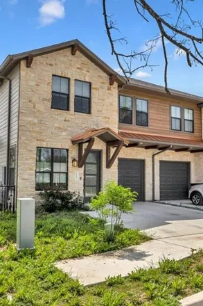 Buy this 3 bed condo on 898 East 17th Street in Georgetown, TX 78626