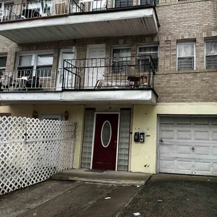 Image 1 - 20 Dales Avenue, Marion, Jersey City, NJ 07306, USA - House for rent