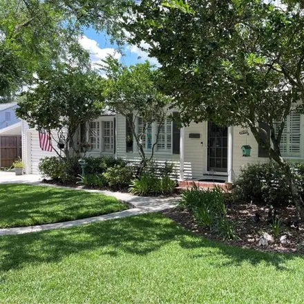 Buy this 2 bed house on 1093 Southeast 14th Street in Ocala, FL 34471