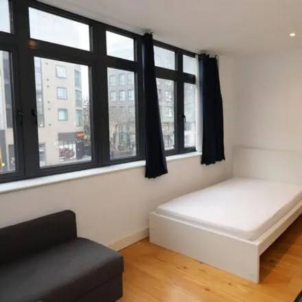 Rent this studio house on 264 Holloway Road in London, N7 9ES