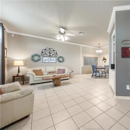 Image 2 - 135 Fraternity Row, College Station, TX 77845, USA - Condo for sale