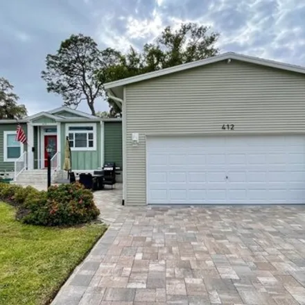 Buy this studio apartment on 412 Water Oak Boulevard in Lady Lake, FL 32159