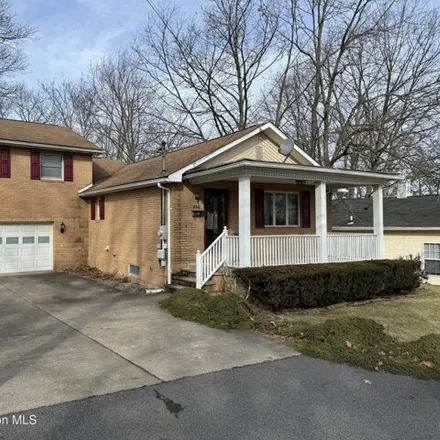 Buy this 3 bed house on 418 Greenwood Avenue in Clarks Summit, Lackawanna County