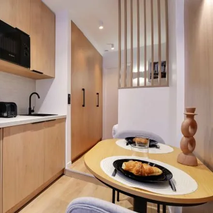 Image 7 - 82 Rue de l'Assomption, 75016 Paris, France - Apartment for rent