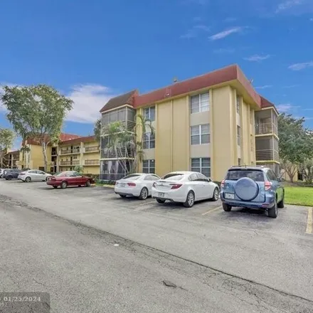 Buy this 2 bed condo on Happy Meal Room in Foxcroft Road, Miramar