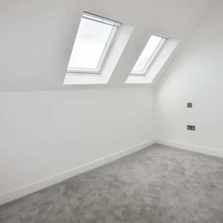 Image 7 - Green Lane, London, CR8 3PW, United Kingdom - Apartment for rent