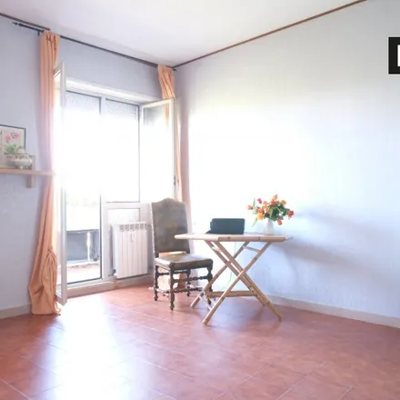 Rent this 4 bed room on Scuola Elementare "Paolo Renzi" in Via Paolo Renzi, 47