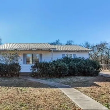 Image 1 - 623 West Commerce Street, Honey Grove, Fannin County, TX 75446, USA - House for sale