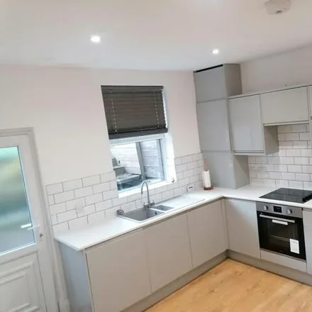 Image 5 - Orchard Road, Sheffield, S6 3TS, United Kingdom - Townhouse for rent
