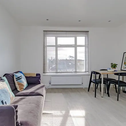 Image 5 - London, CR0 2US, United Kingdom - Apartment for rent