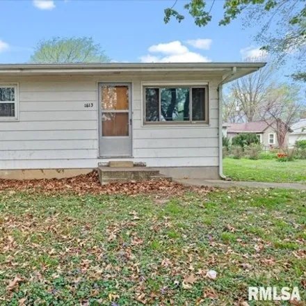 Image 1 - 1229 East Black Avenue, Springfield, IL 62702, USA - House for sale