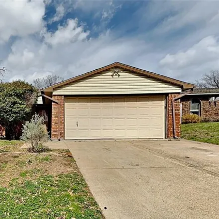 Buy this 3 bed house on 6659 Crestfield Drive in Arlington, TX 76016