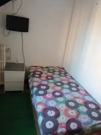 Rent this 4 bed room on Centre Cívic Cotxeres de Sants in Carrer de Sants, 79-81