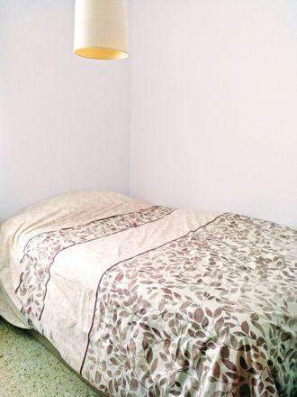 Room In 4 Bed Apt At Calle Progreso 38006 Santa Cruz De