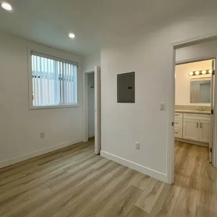 Image 3 - Normandie & Fountain, North Normandie Avenue, Los Angeles, CA 90029, USA - Apartment for rent