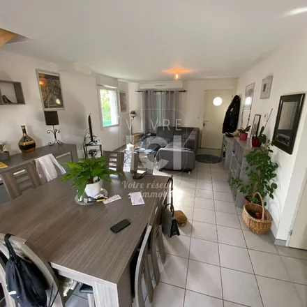 Image 5 - 209 Rue de Gobert, 44470 Mauves-sur-Loire, France - Apartment for rent