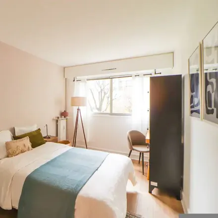 Rent this 1 bed apartment on 2;4 Rue Saint-Saëns in 75015 Paris, France