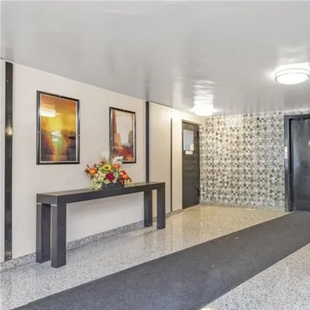 Image 3 - 29-30 138th Street, New York, NY 11354, USA - Apartment for sale