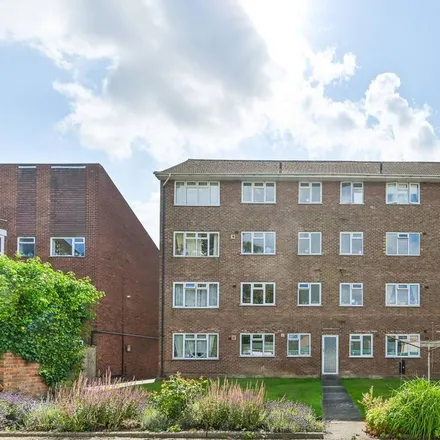 Rent this 2 bed apartment on Dickenson's Lane in London, SE25 5HJ