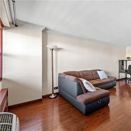 Image 2 - 2483 West 16th Street, New York, NY 11214, USA - Condo for sale