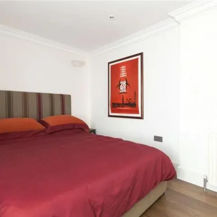 Image 5 - 102 Chepstow Road, London, W2 5QS, United Kingdom - Room for rent