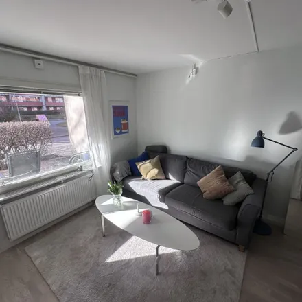 Rent this 1 bed apartment on Mörbylund 11-17 in 182 30 Danderyds kommun, Sweden