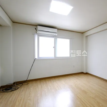 Rent this studio apartment on 서울특별시 강남구 역삼동 673-12