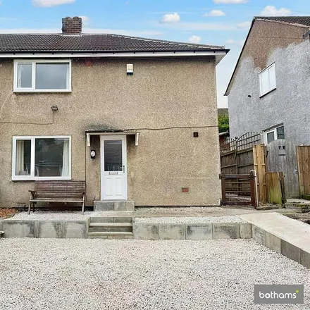 Rent this 3 bed duplex on Houldsworth Crescent in Bolsover, S44 6SQ