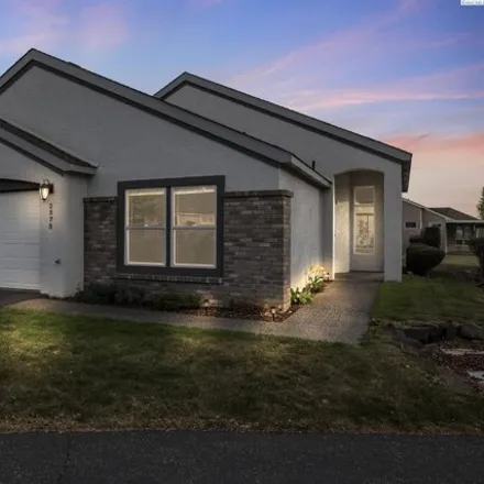 Buy this 2 bed house on 2617 Prestwick Drive in Richland, WA 99354